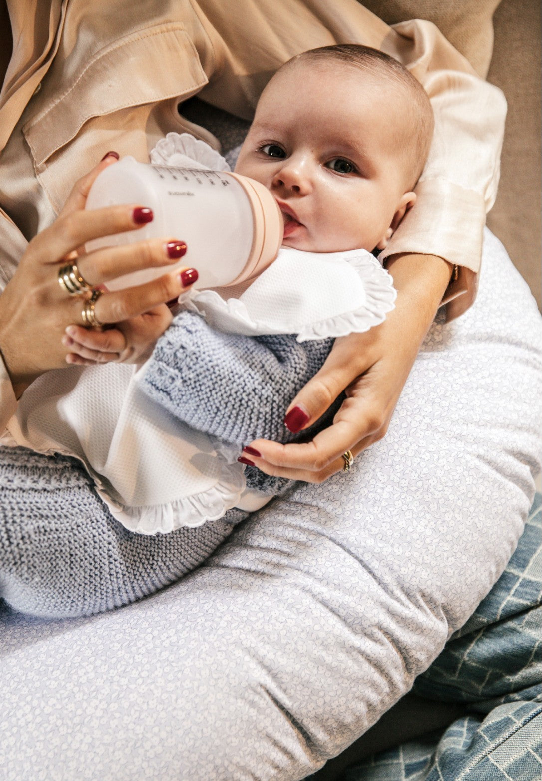 Funda Cojín Lactancia Azul Flor Blanca