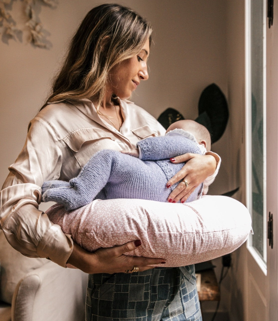 Housse de coussin d'allaitement à fleurs roses et blanches