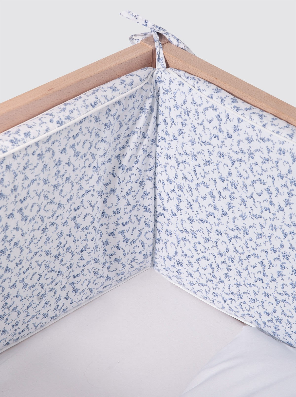 Pare-chocs miniature à fleurs bleues