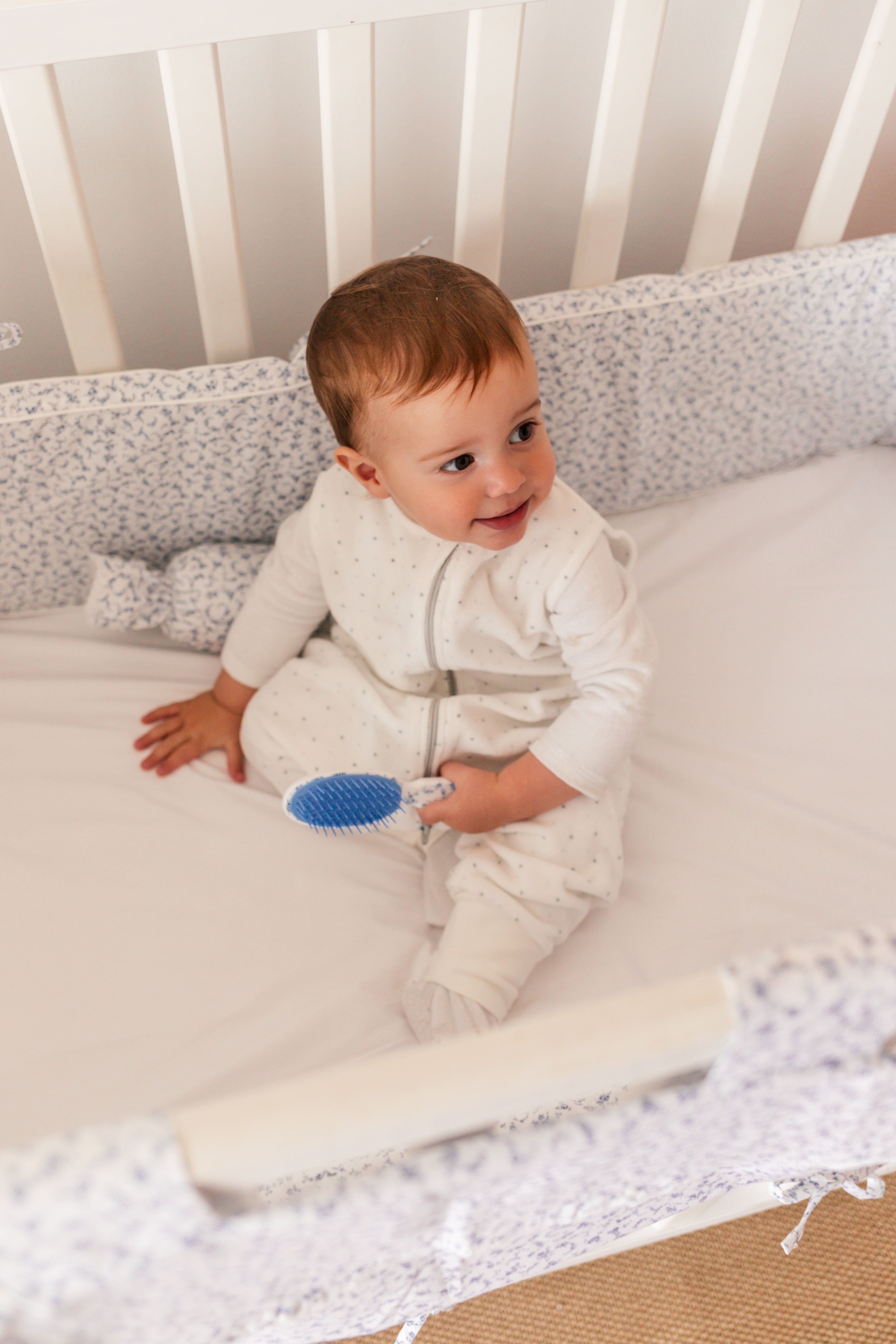 Blue Pitiminí Flower Oval Brush