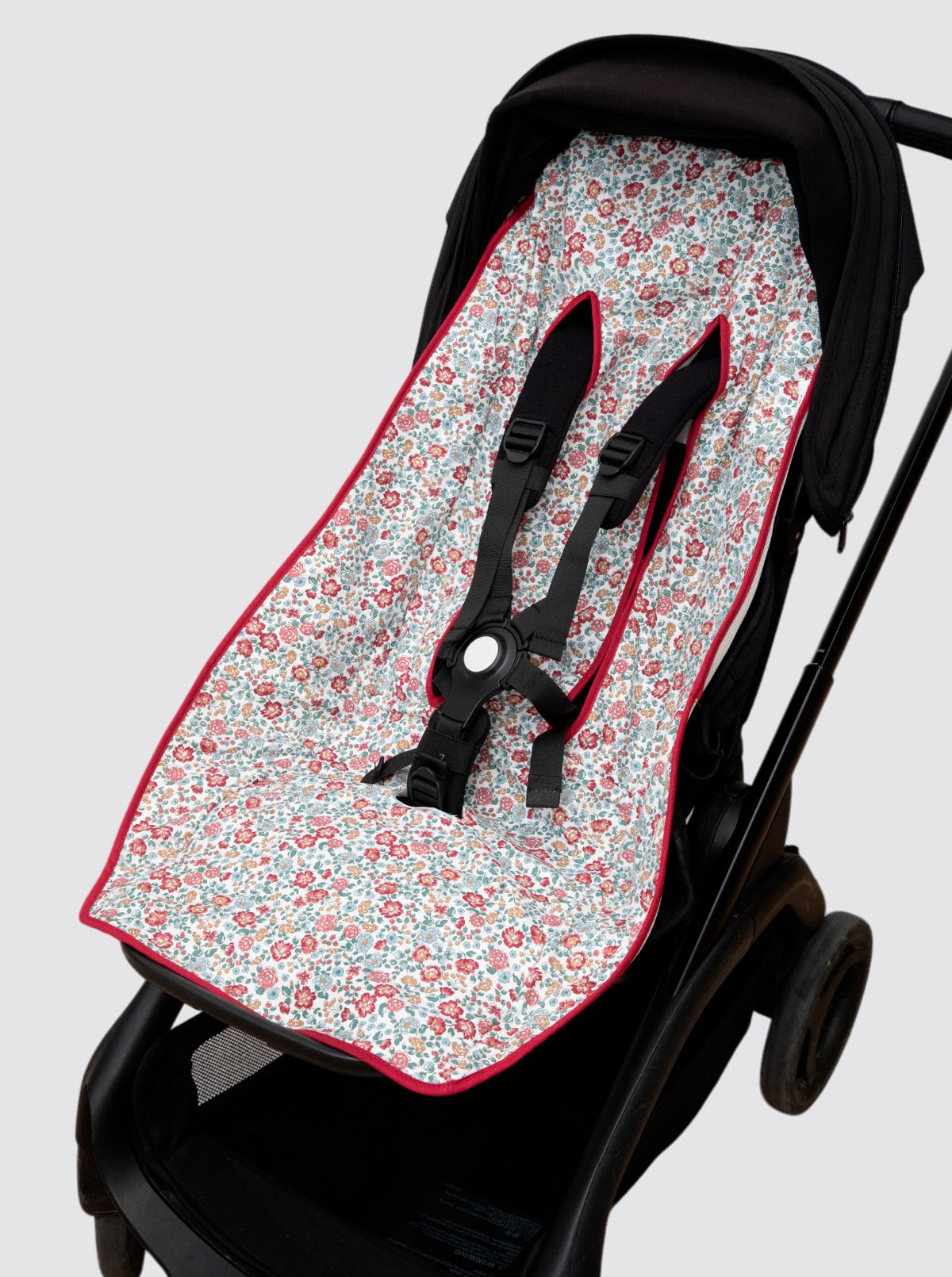 Housse de chaise d'été Nina bordeaux à motif libellule