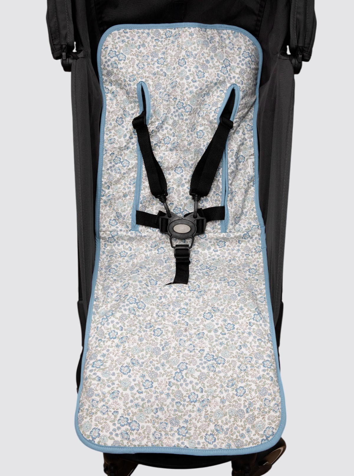 Housse de poussette d'été légère à fleurs bleues Nina