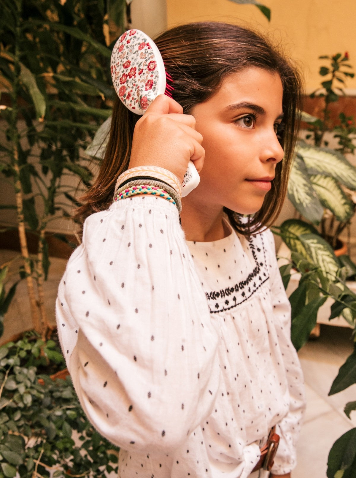 Oval Brush Flowers Nina Burgundy