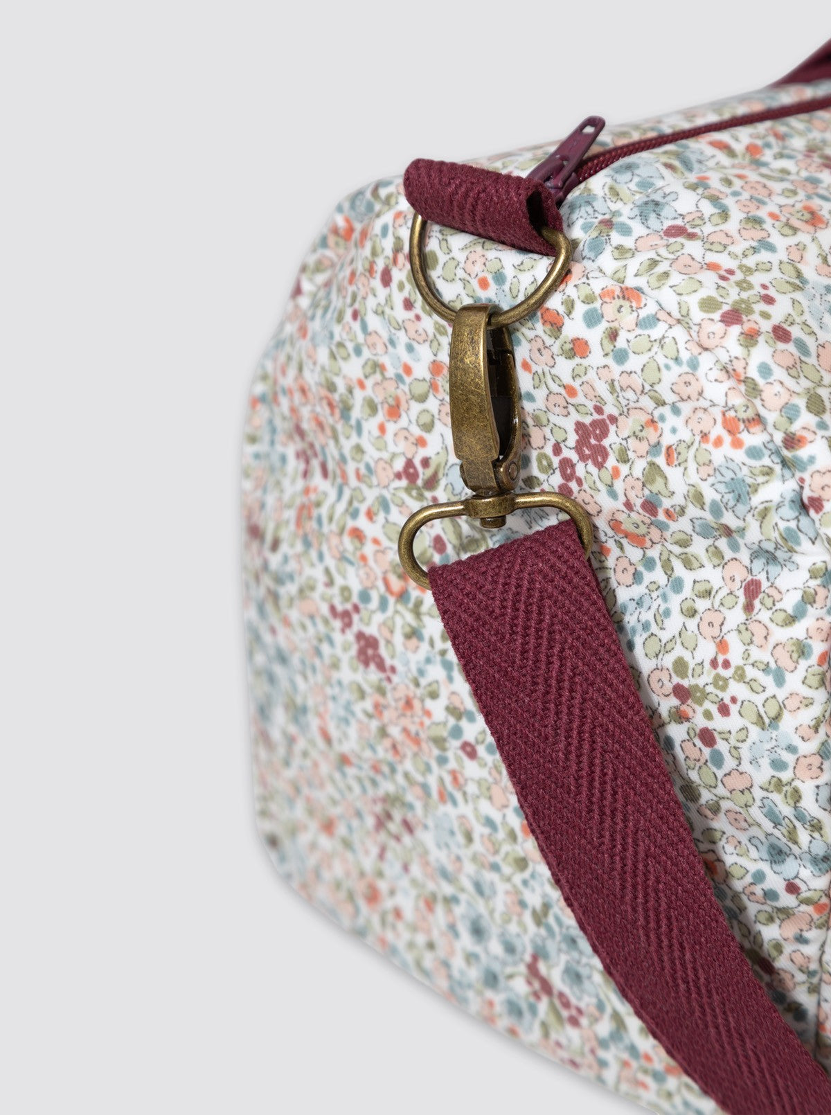 White Burgundy Waterproof Travel Bag