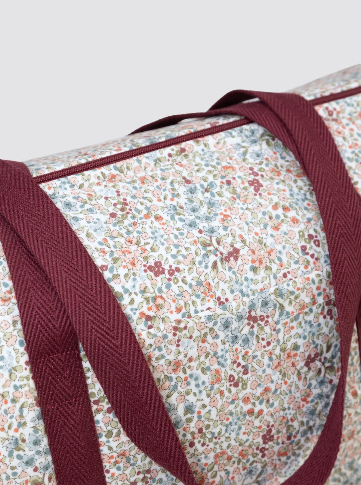 White Burgundy Waterproof Travel Bag