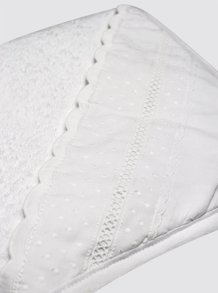 Toalla Baño Bebé Tira Bordada Blanca