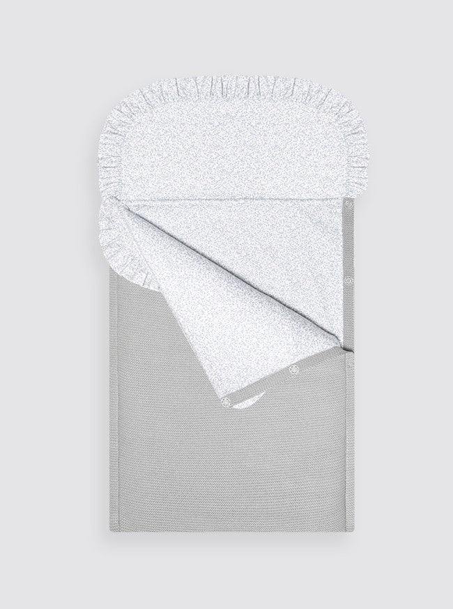 Saco de Punto Invierno Gris con Sábana de Florecitas y Guata Extraíble - Capazo