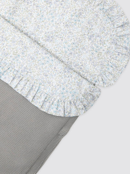 Saco de Punto Invierno Gris con Sábana Florecitas Manuela con Guata Extraíble - Capazo