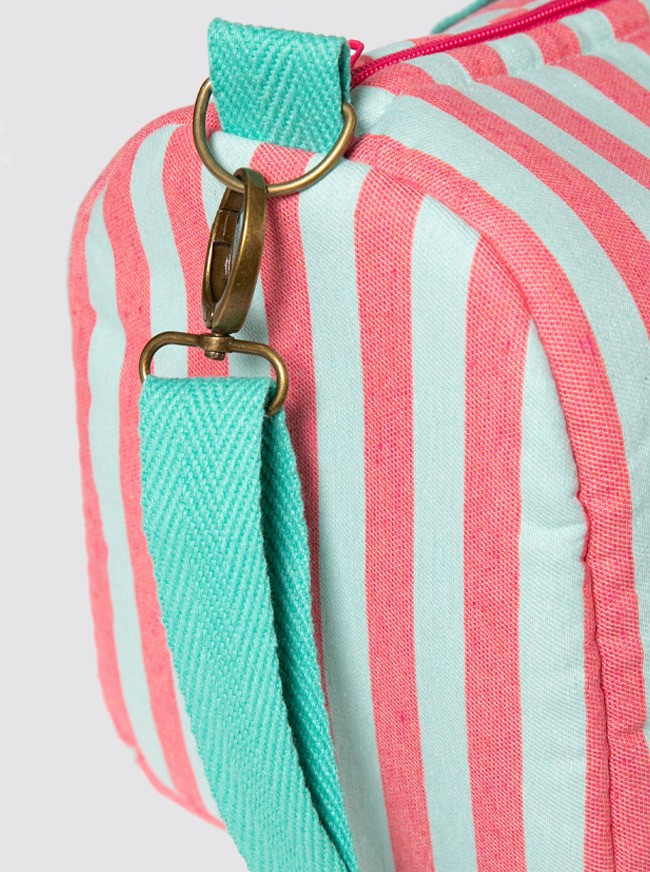Sac de sport rayé en denim vert et rose