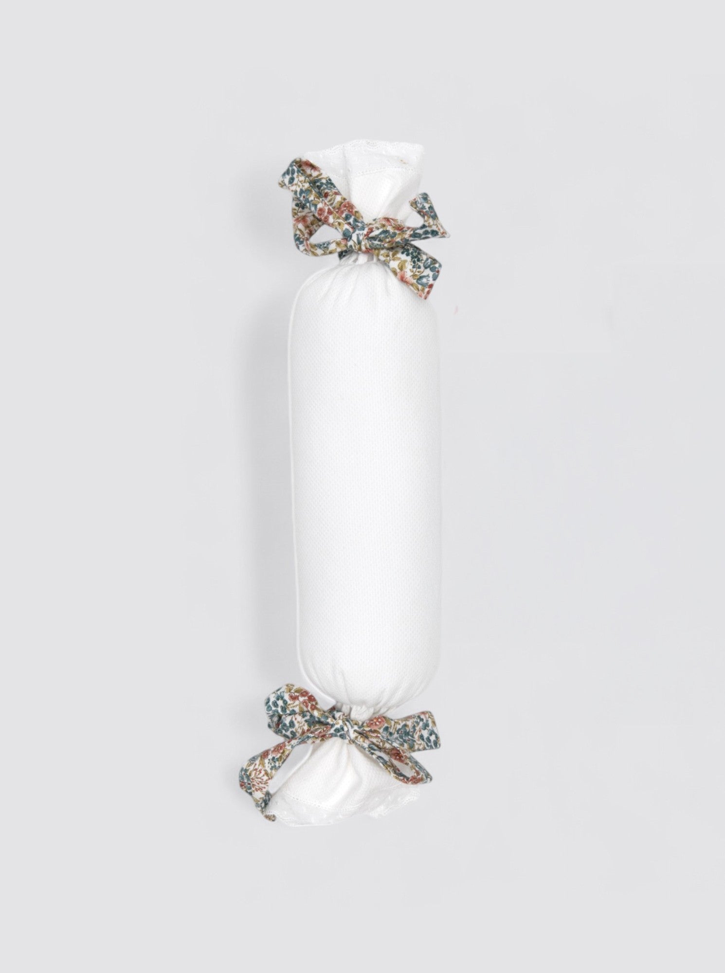 Cojín Antivuelco Piqué Nano- Lazo Estampado