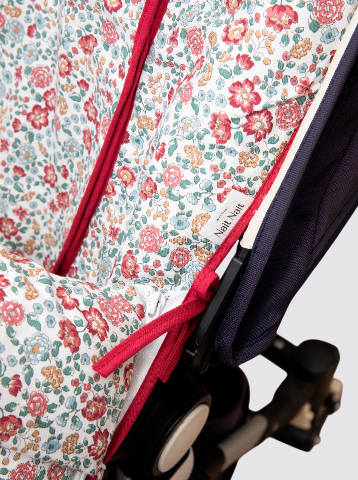 Funda con Saco Silla Universal Flores Nina Burdeos