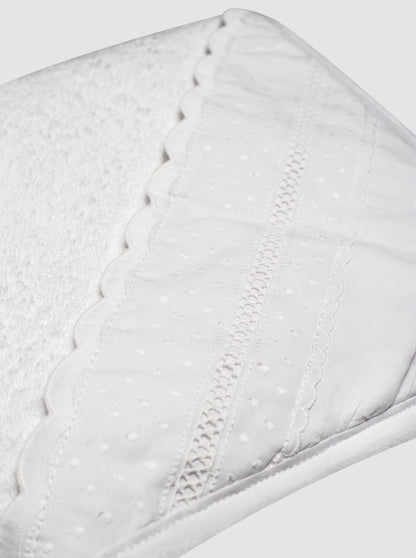 Toalla Baño Bebé Tira Bordada Blanca